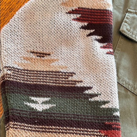 OVERSIZED THREAD AND SUPPLY Button Front Olive Shacket with knit sleeves EUC - Picture 2 of 5